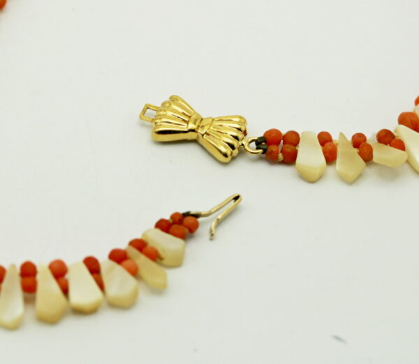 Mother of pearl and coral necklace - K.18 gold clasp - Image 4