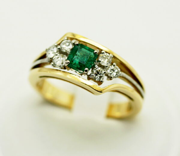 Columbia emerald and diamond gold ring - 750‰ gold