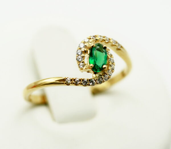 Green zirconia kubic wave ring – 375‰ yellow gold - Image 2