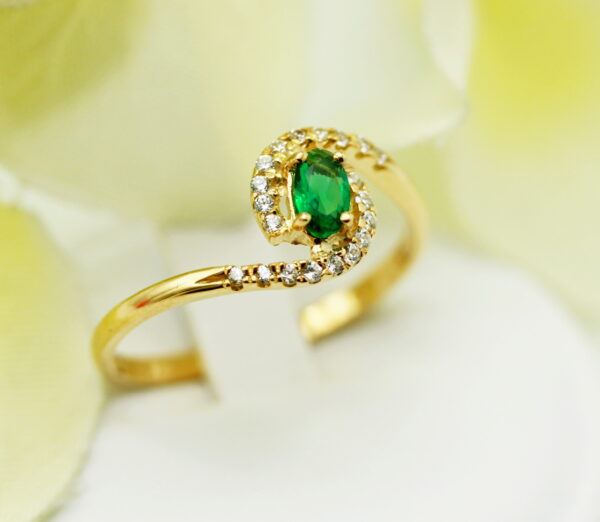 Green zirconia kubic wave ring – 375‰ yellow gold - Image 4