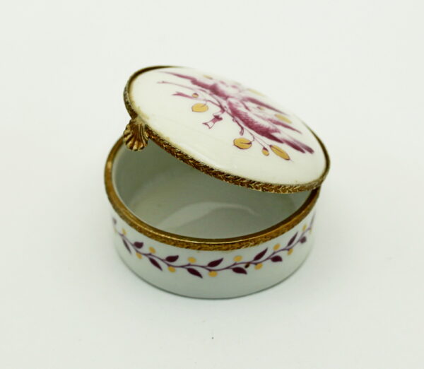 Limoges porcelain pill box - Image 3