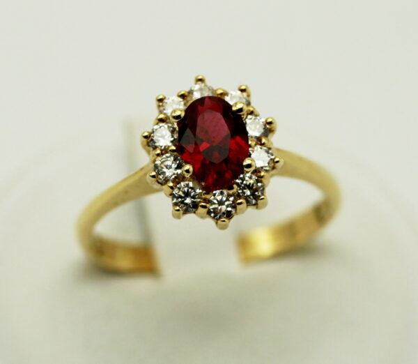 Red and white kubic zirconia daisy ring - 375‰ yellow gold