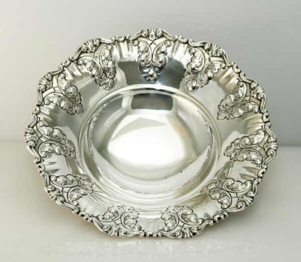 Stancampiano round basket - silver 800‰